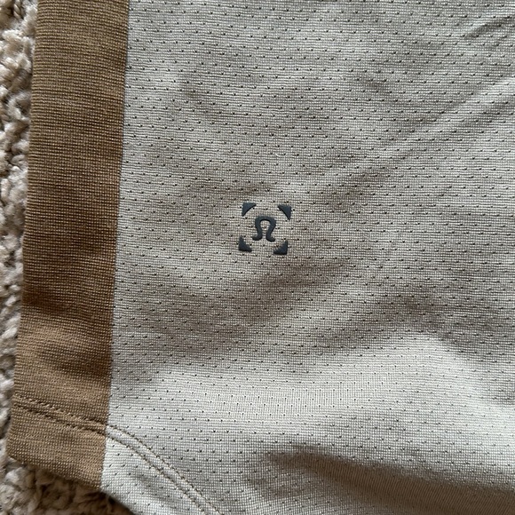 Lululemon Men’s workout tee size M - Picture 3 of 4